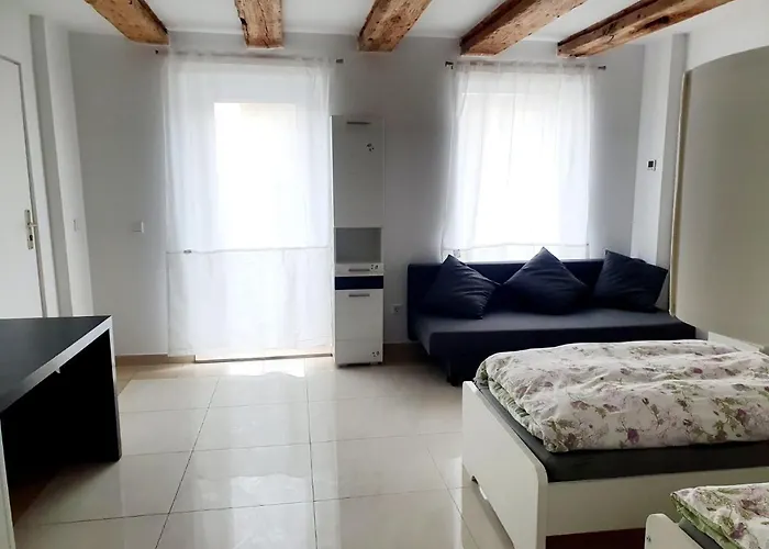 Nice And Bright Flat In Pankow